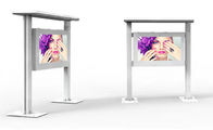 De verticale Lcd Kiosk van de Vertonings Openluchtinformatie, Hoge Helderheids Freestanding Digitale Affiche