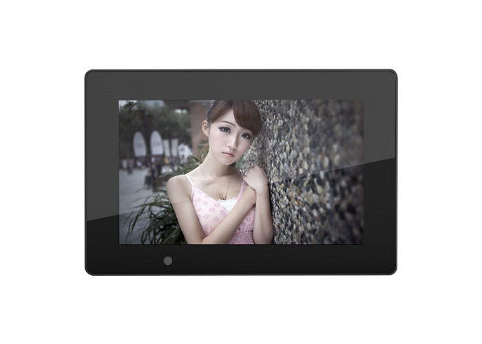 OEM ODM Fabriek Frameo APP van het Aandeelfoto's van het 7 Duimkader van de Video'swifi Digitale de Fotoomlijstingen met Touch screen